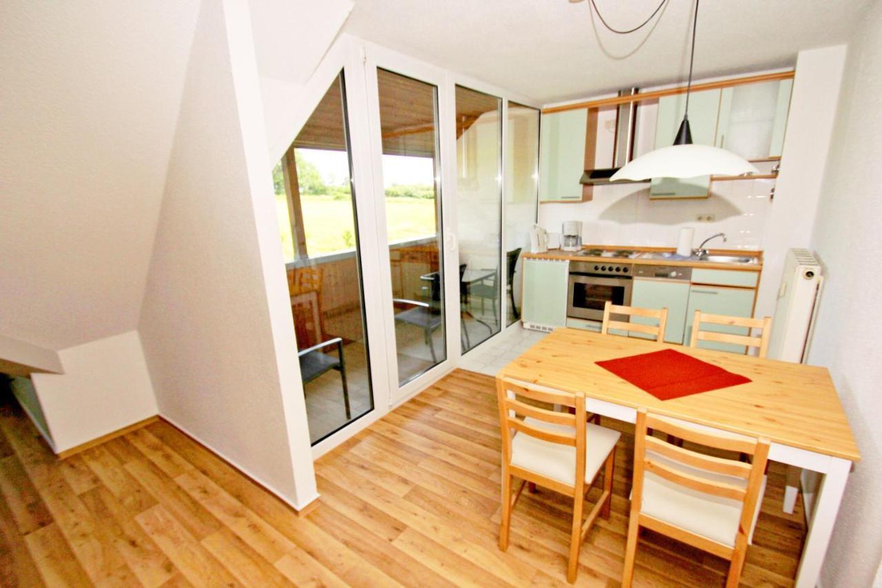 Strandnah Mit Balkon, Gratis Nutzung Vom Ahoi Erlebnisbad Und Sauna In Sellin - Strandhaus Moenchgut Fewo21 Lobbe Exterior foto